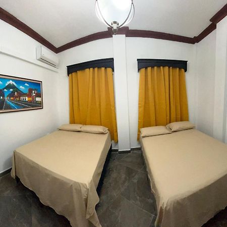 Hostal Casa De Grethel Flores Luaran gambar